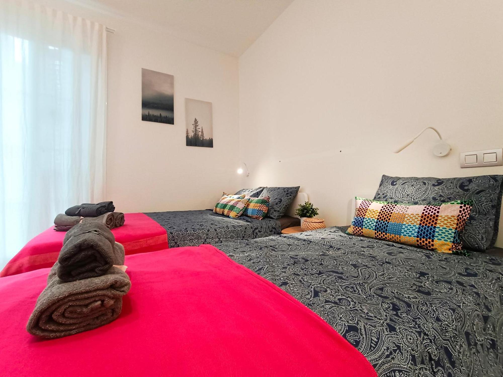 Oasis Rooms Barcelona - By Ronda Universidad Exterior photo